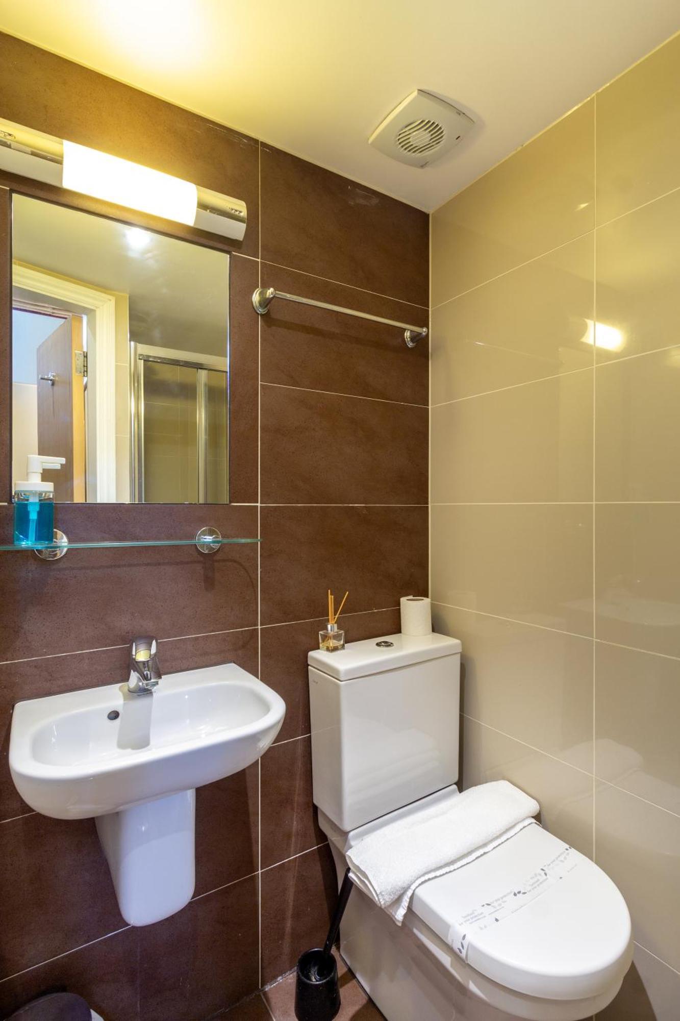 לונדון Coronation Hotel מראה חיצוני תמונה